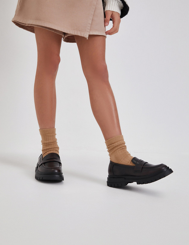 Бордовые лоферы для девочек MASCOTTE 250-420315-0605 | ракурс 9 Бордовые лоферы для девочек MASCOTTE 250-420315-0605 | ракурс 9