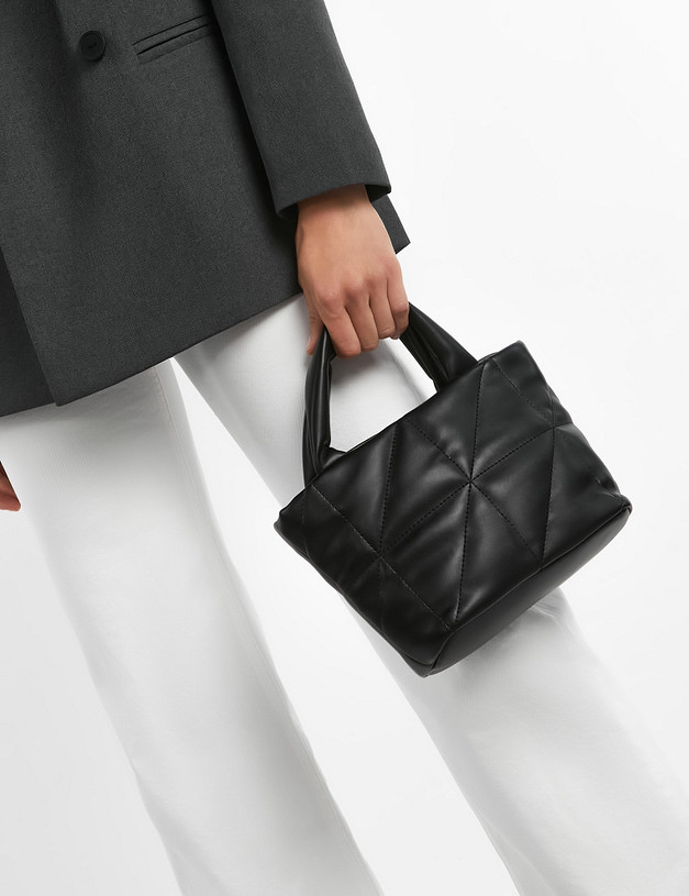 Черная стеганая женская сумка MASCOTTE 670-2207-602 | ракурс 1 Черная стеганая женская сумка MASCOTTE 670-2207-602 | ракурс 1