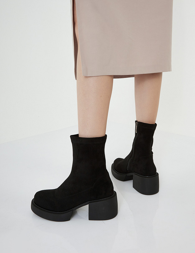 Черные ботильоны на массивном каблуке MASCOTTE 25-121521-2402 | ракурс 1