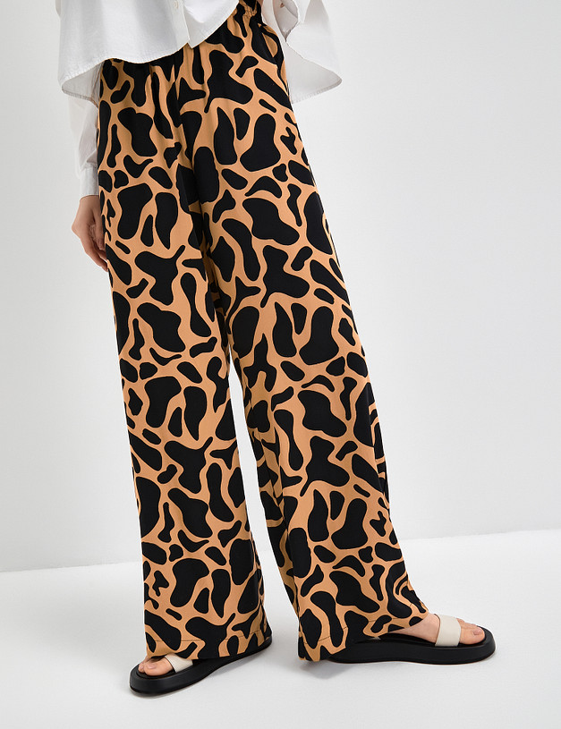 Женские широкие брюки с принтом MASCOTTE 790-3104-2401 | ракурс 1