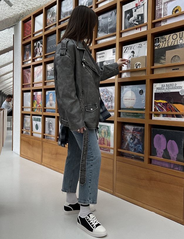 Черные женские кеды с белыми элементами MASCOTTE 234-316221-0202 | ракурс 2