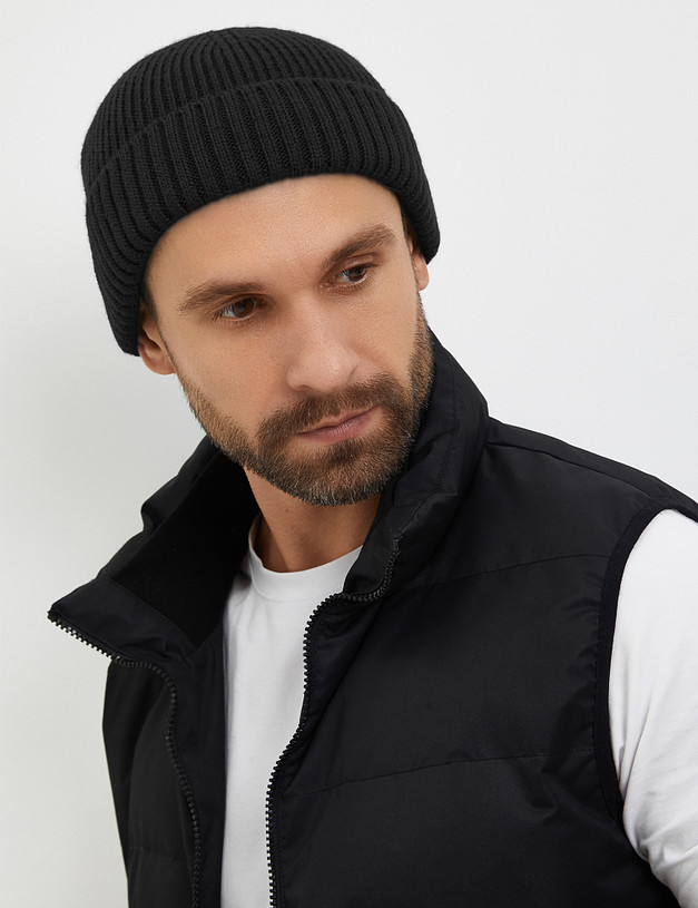 Черная шапка-бини MASCOTTE 781-3242-7502 | ракурс 2 Черная шапка-бини MASCOTTE 781-3242-7502 | ракурс 2