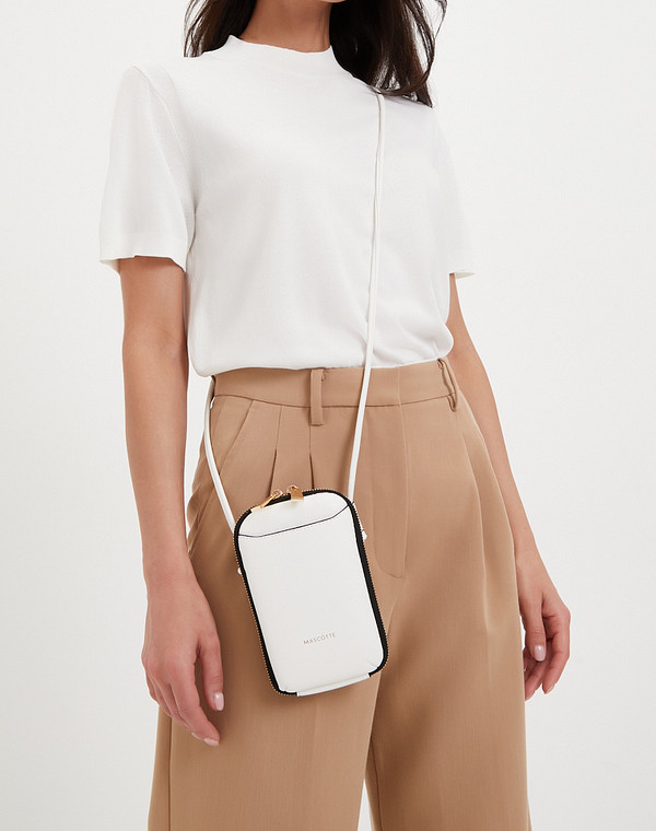 Белая женская сумка 3490₽