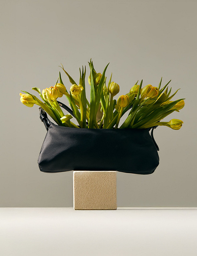 Черная женская сумка MASCOTTE 610-4213-202 | ракурс 1