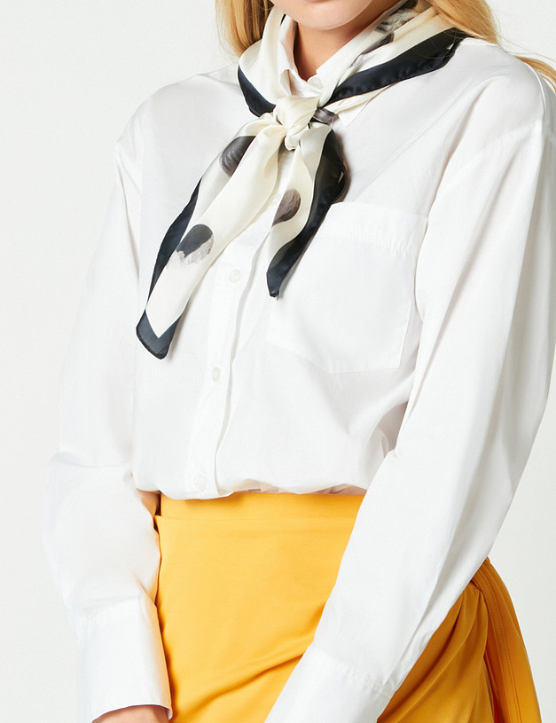 Белый женский платок MASCOTTE 700-2106-2401 | ракурс 1 Белый женский платок MASCOTTE 700-2106-2401 | ракурс 1