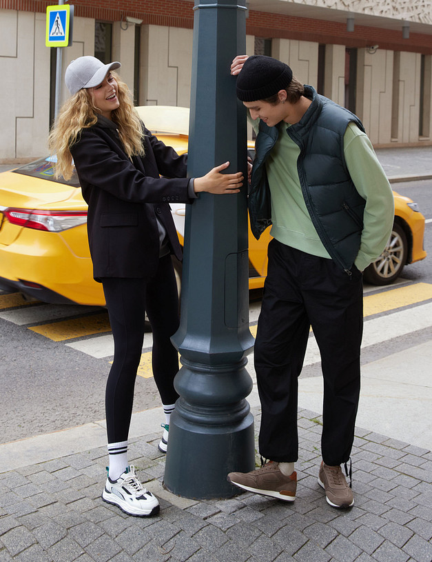 Белые женские кроссовки MASCOTTE 234-323521-0602 | ракурс 1