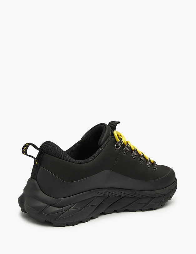 Черные мужские кроссовки с желтыми шнурками MASCOTTE 151-521021-0202 | ракурс 4