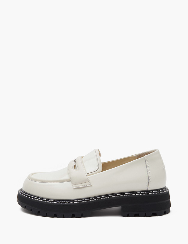 Молочные женские лоферы MASCOTTE 234-415011-0601 | ракурс 1