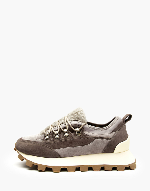 Серые женские кроссовки 7990₽