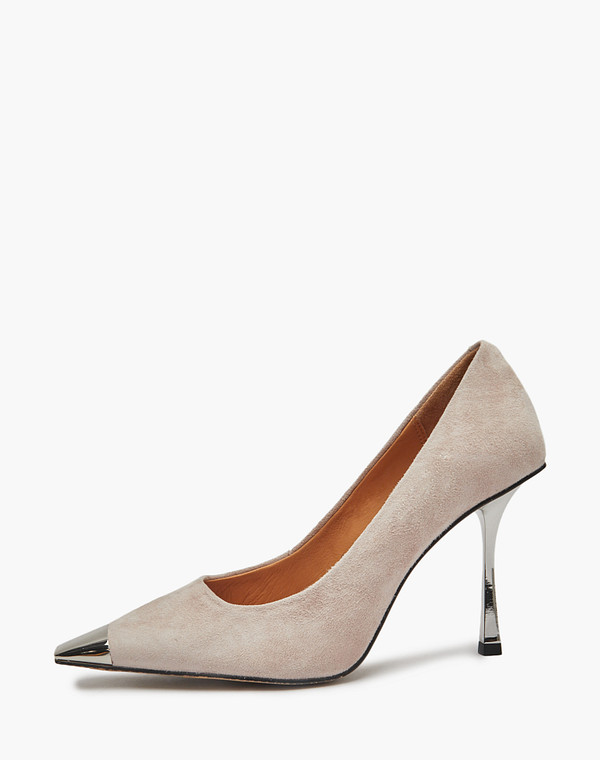 Бежевые женские туфли на шпильке 5990₽