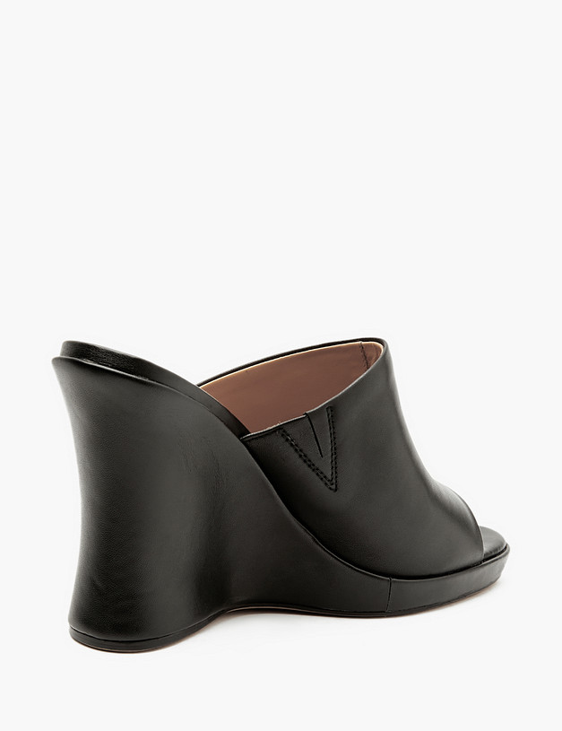 Черные женские мюли на танкетке MASCOTTE 233-412311-0502 | ракурс 3