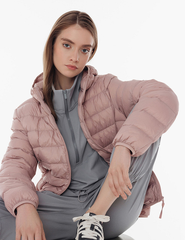 Розовая женская куртка с капюшоном MASCOTTE 234-3173-2406 | ракурс 2 Розовая женская куртка с капюшоном MASCOTTE 234-3173-2406 | ракурс 2