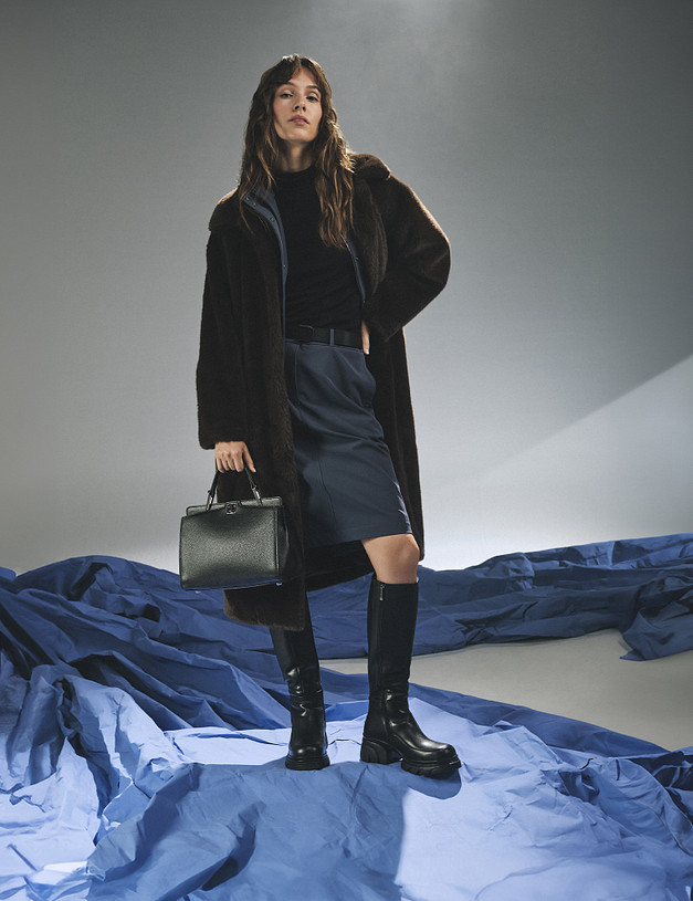 Черные женские зимние ботфорты на массивной подошве MASCOTTE 100-421632-0102 | ракурс 1