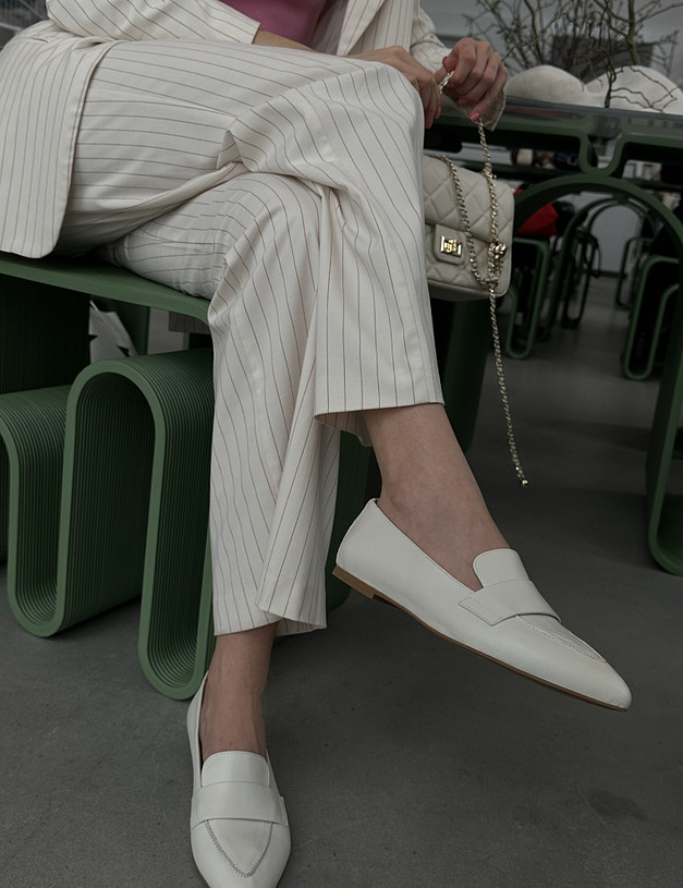 Молочные кожаные женские лоферы MASCOTTE 233-2143811-6536M | ракурс 1