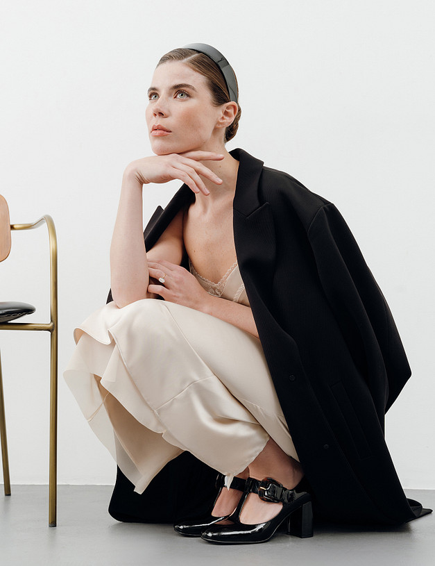 Черные лакированные женские туфли Мэри Джейн MASCOTTE 175-4123111-3701M | ракурс 2