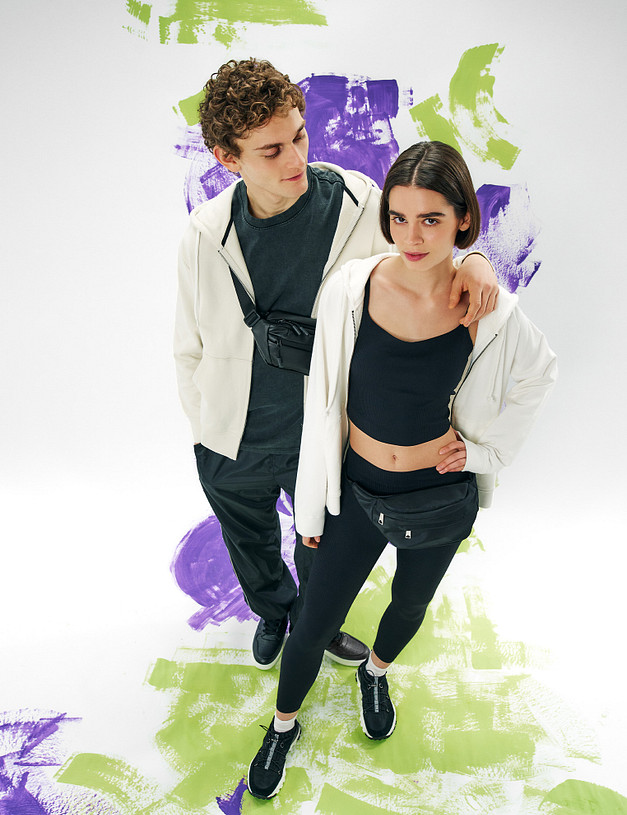 Черные женские кроссовки из текстиля MASCOTTE 151-410921-0202 | ракурс 1