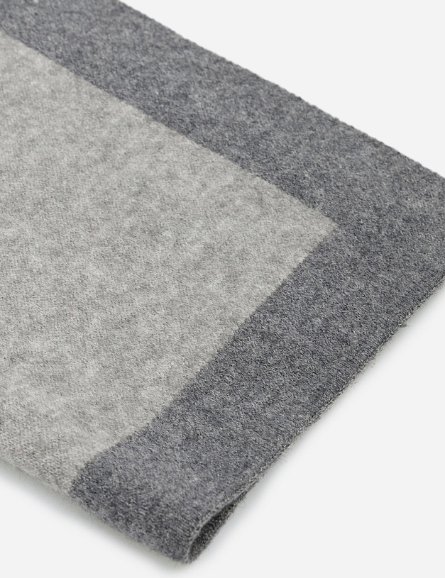 Серый мужской шарф MASCOTTE 766-0215-2410 | ракурс 2