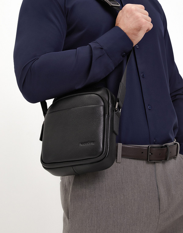 Черная мужская сумка 6990₽