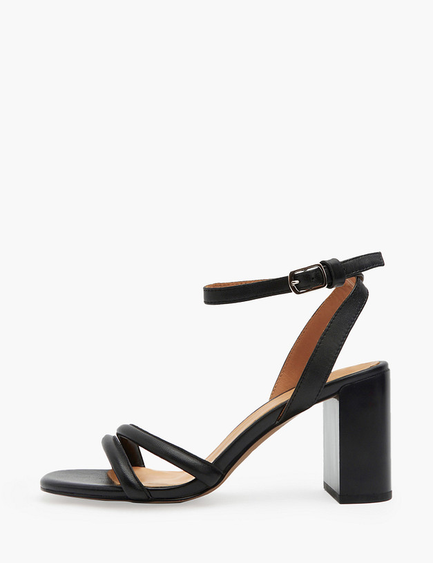 Черные босоножки из кожи на устойчивом каблуке MASCOTTE 126-311011-3501M | ракурс 1