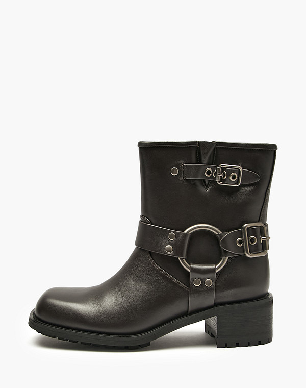 Коричневые женские ботинки 8990₽