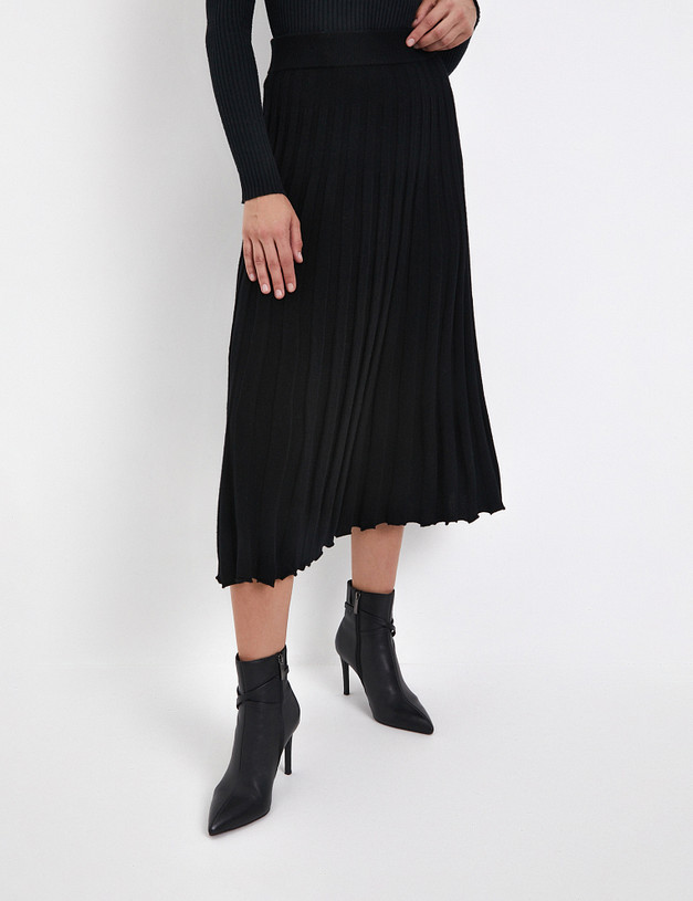 Черная женская юбка из шерсти MASCOTTE 852-4222-502 | ракурс 2 Черная женская юбка из шерсти MASCOTTE 852-4222-502 | ракурс 2