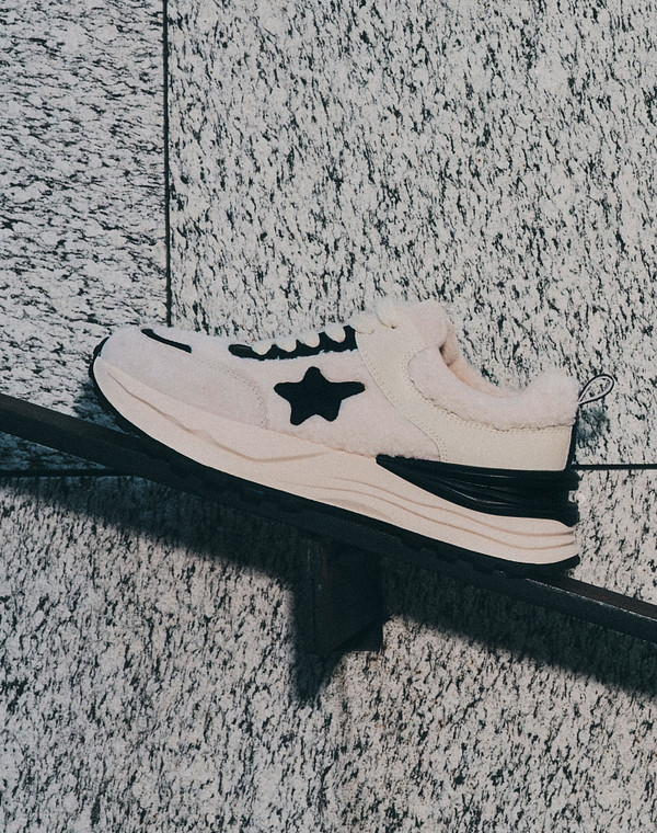 234-324021-0401 Полуботинки для активного отдыха женские и.мех-кож.спилок/ворсин бел-черн, Mascotte Lite