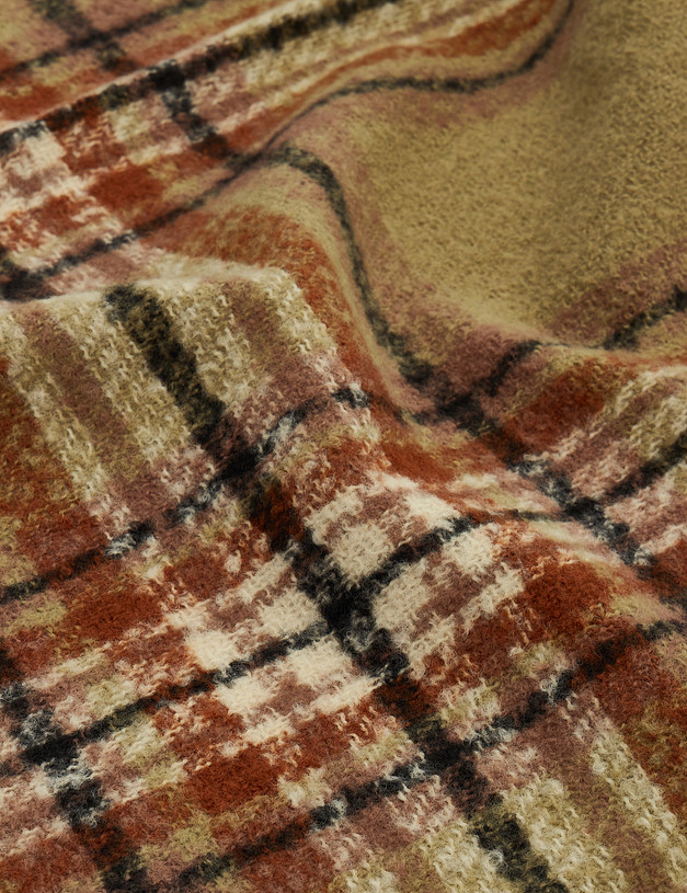 Зеленый объемный женский шарф MASCOTTE 730-1211-7504 | ракурс 2 Зеленый объемный женский шарф MASCOTTE 730-1211-7504 | ракурс 2