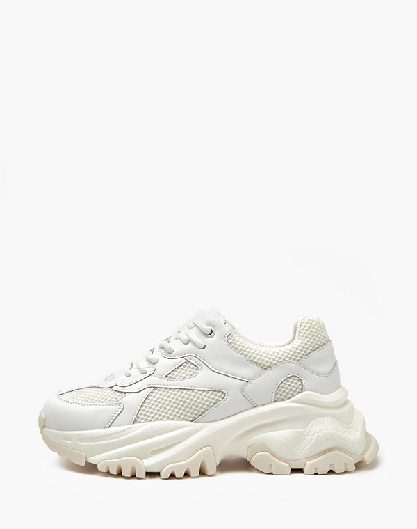 Белые массивные женские кроссовки 13990₽