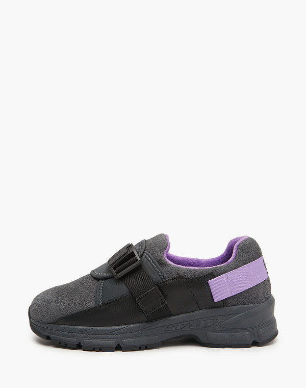 Серые женские кроссовки 3990₽