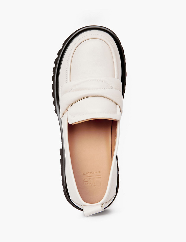 Молочные женские лоферы MASCOTTE 58-411911-0101 | ракурс 6 Молочные женские лоферы MASCOTTE 58-411911-0101 | ракурс 6