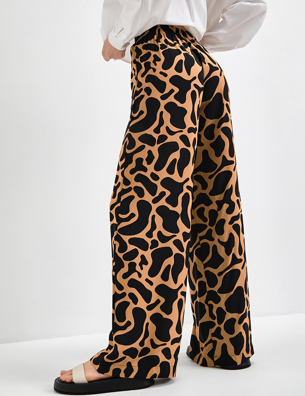 Женские широкие брюки с принтом MASCOTTE 790-3104-2401 | ракурс 6