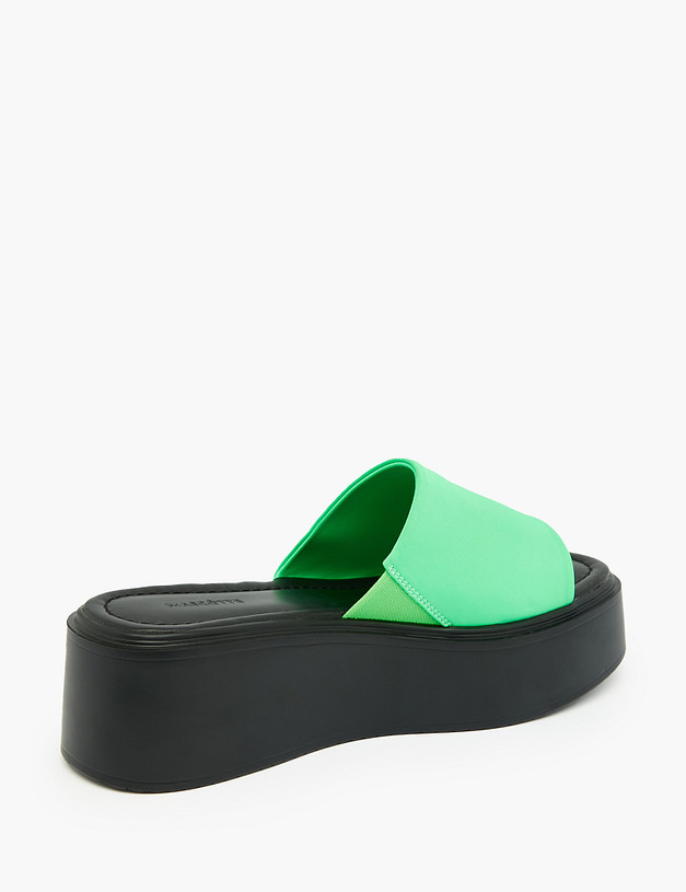 Зеленые женские сабо на платформе MASCOTTE 233-3183723-2404 | ракурс 3 Зеленые женские сабо на платформе MASCOTTE 233-3183723-2404 | ракурс 3