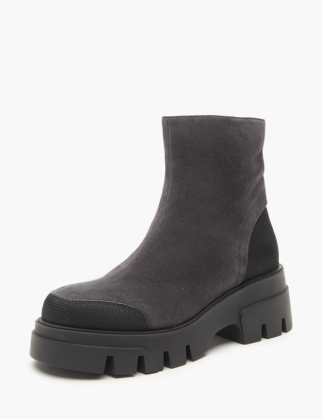 Серые велюровые женские ботинки MASCOTTE 15-3204624-3656M | ракурс 2 Серые велюровые женские ботинки MASCOTTE 15-3204624-3656M | ракурс 2