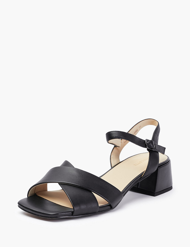 Черные босоножки на низком каблуке MASCOTTE 126-213611-0502 | ракурс 2