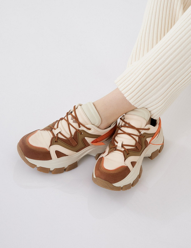 Белые женские кроссовки с рыжими акцентами MASCOTTE 64-110121-0209 | ракурс 1