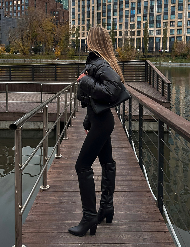 Черные женские сапоги-казаки MASCOTTE 126-222622-3100M | ракурс 1 Черные женские сапоги-казаки MASCOTTE 126-222622-3100M | ракурс 1