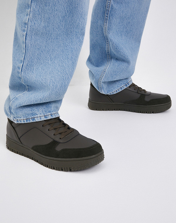 Мужские утепленные хайтопы цвета хаки 6990₽