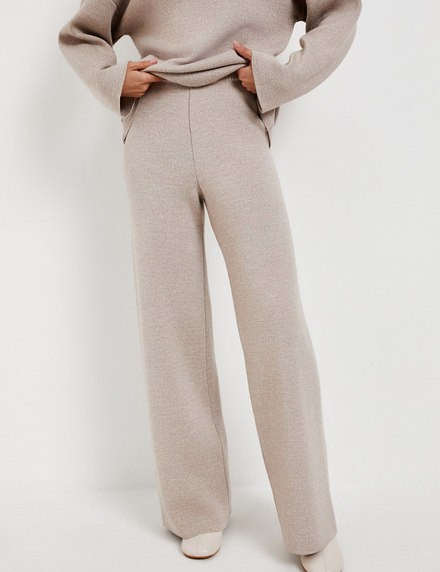 Бежевый женский костюм MASCOTTE 990-5202-7508 | ракурс 3