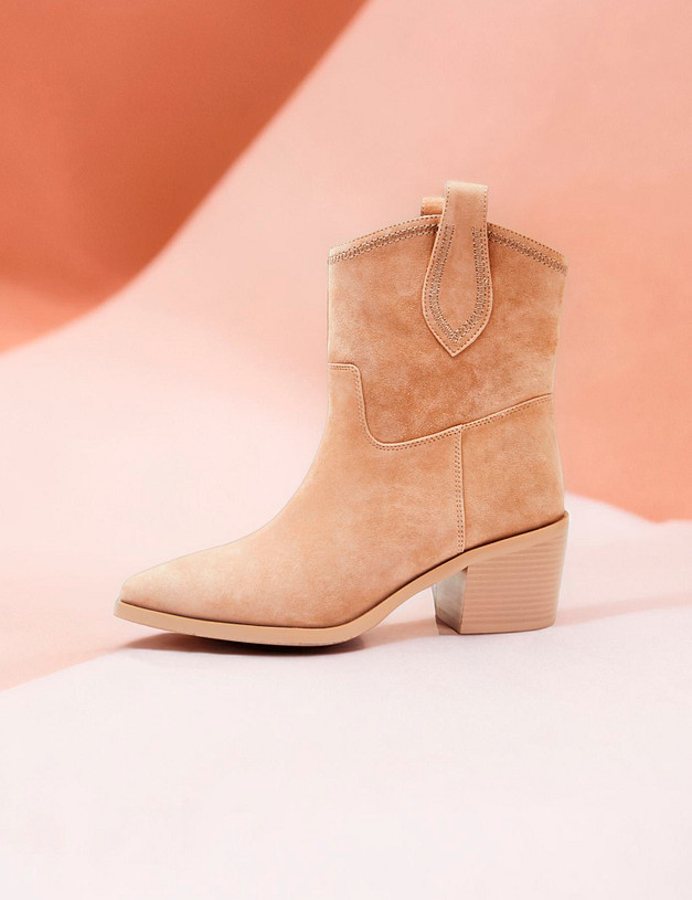 Бежевые женские казаки из велюра MASCOTTE 233-3205816-3612M | ракурс 1