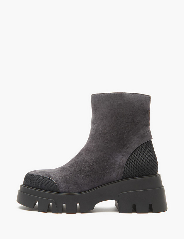 Серые велюровые женские ботинки MASCOTTE 15-3204624-3656M | ракурс 1 Серые велюровые женские ботинки MASCOTTE 15-3204624-3656M | ракурс 1