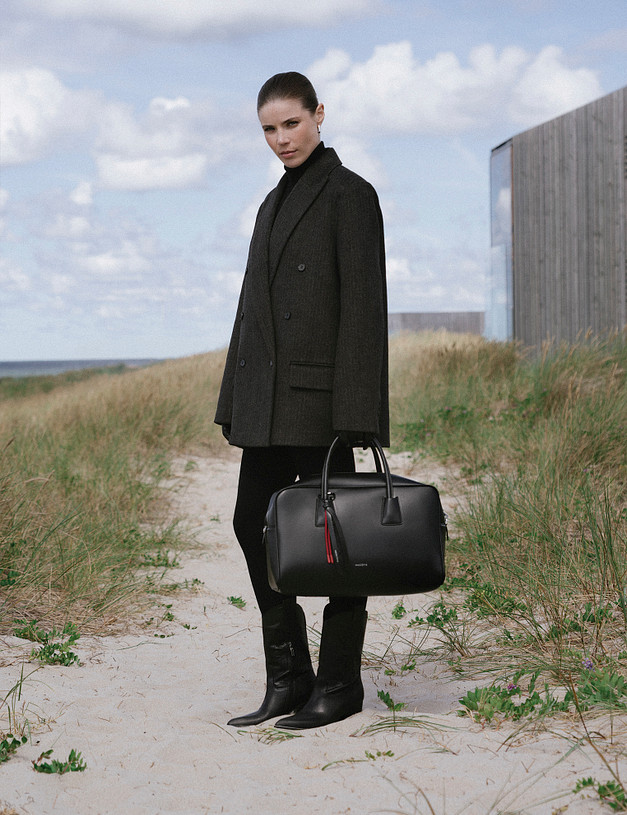 Черные женские казаки MASCOTTE 234-520321-0102 | ракурс 2