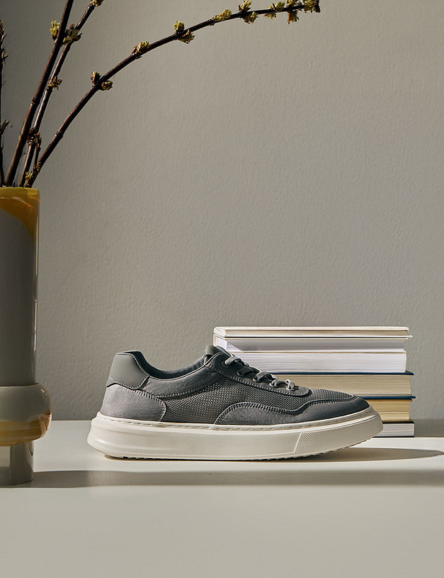 Серые мужские текстильные кеды с сетчатыми вставками MASCOTTE 234-513722-0210 | ракурс 1 Серые мужские текстильные кеды с сетчатыми вставками MASCOTTE 234-513722-0210 | ракурс 1