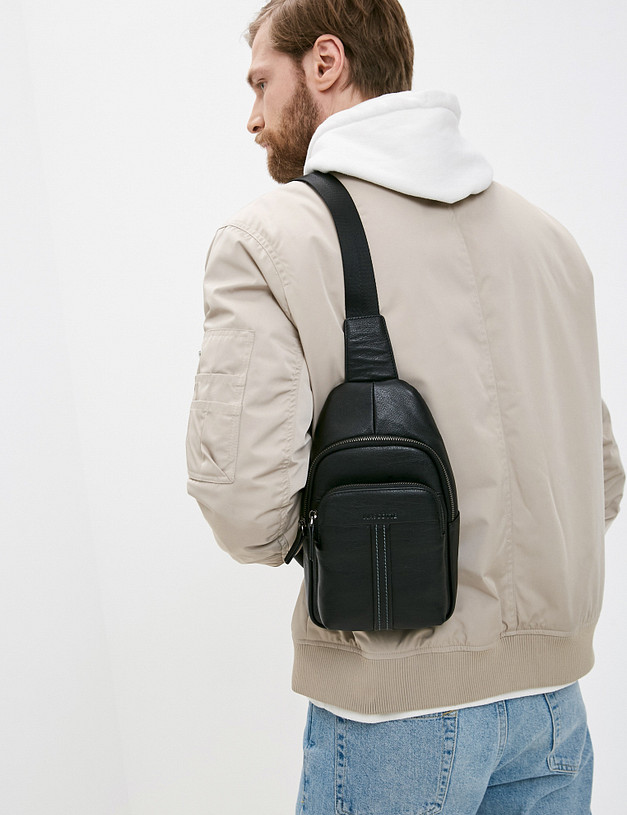 Черная мужская сумка-слинг MASCOTTE 604-1120-102 | ракурс 1