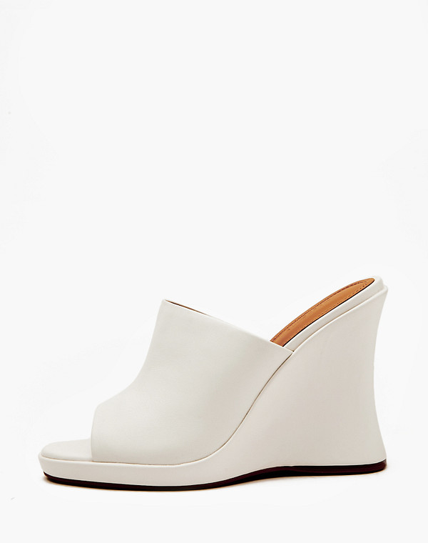 233-412311-0501 Туфли летние женские нат.кожа/нат.кожа бел, Mascotte