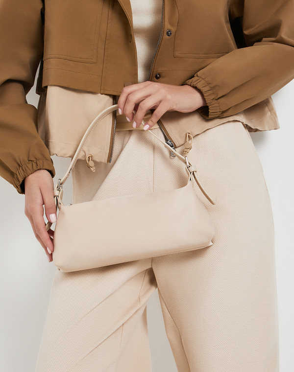 Бежевая женская сумка 2290₽