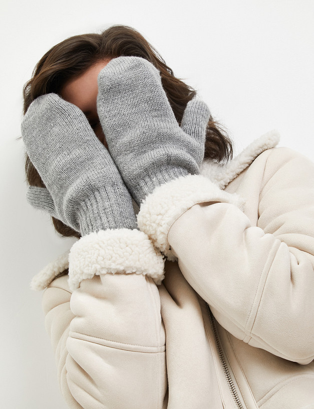 Серые женские варежки MASCOTTE 781-3201-7510 | ракурс 1