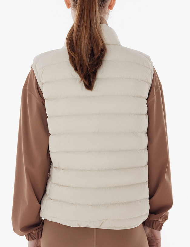 Бежевый женский жилет на молнии MASCOTTE 234-3167-2401 | ракурс 3 Бежевый женский жилет на молнии MASCOTTE 234-3167-2401 | ракурс 3