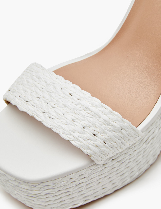 Белые женские босоножки MASCOTTE 125-410111-0201 | ракурс 7 Белые женские босоножки MASCOTTE 125-410111-0201 | ракурс 7