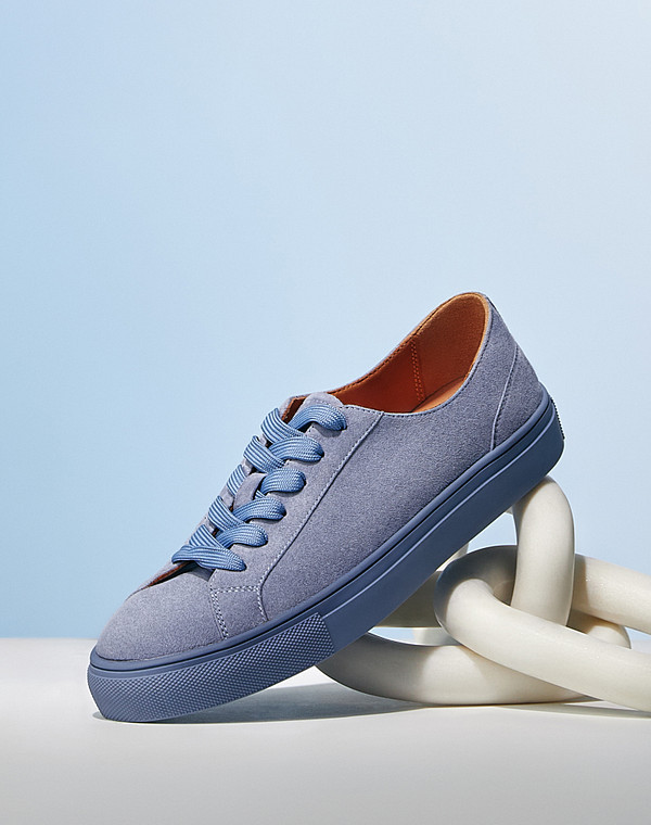 Голубые женские велюровые кеды 6390₽