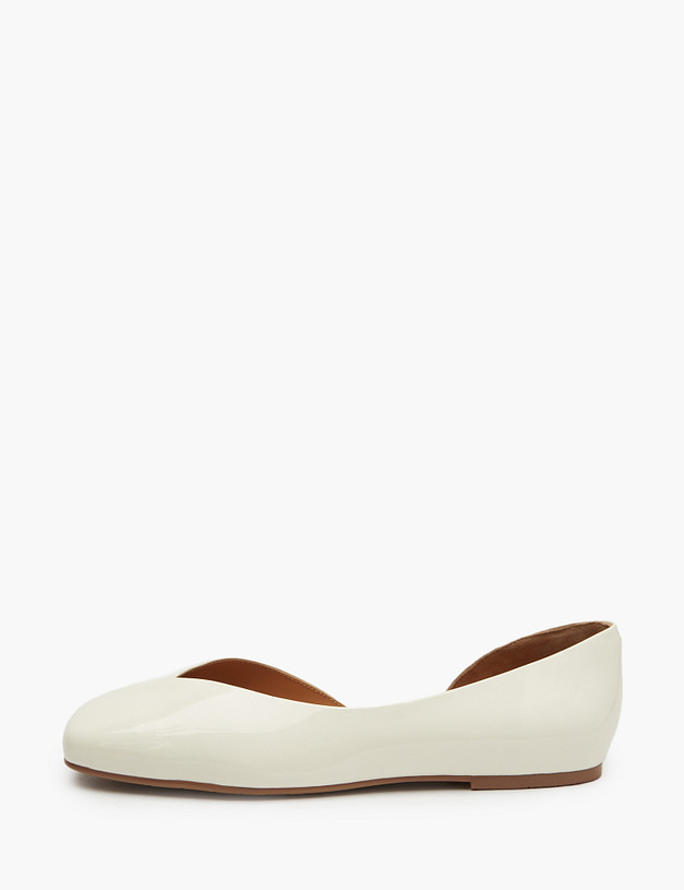 Молочные лакированные женские балетки MASCOTTE 126-512911-3778M | ракурс 3